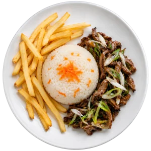 Carne salteada con arroz y papas fritas